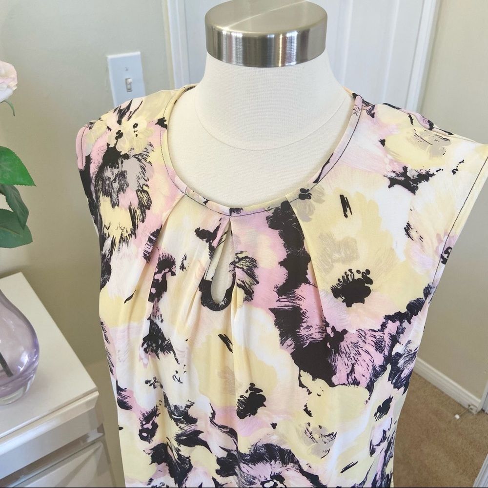 Kasper Sleeveless Keyhole Cap Sleeve Blouse